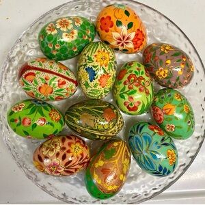 SET OF 12 WORLD MARKET COLORFUL PAPIER-MÂCHÉ EGGS